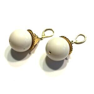 Pierced earrings vintage white bauble beads gold finishes mod drop & dangle